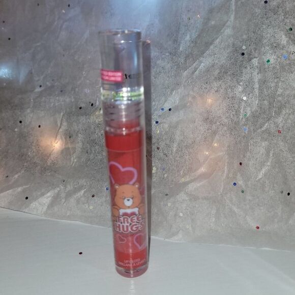 📦 Wet N Wild Limited Edition Carebears Glitter gloss Free Hugs 🐻♥ - Picture 1 of 3